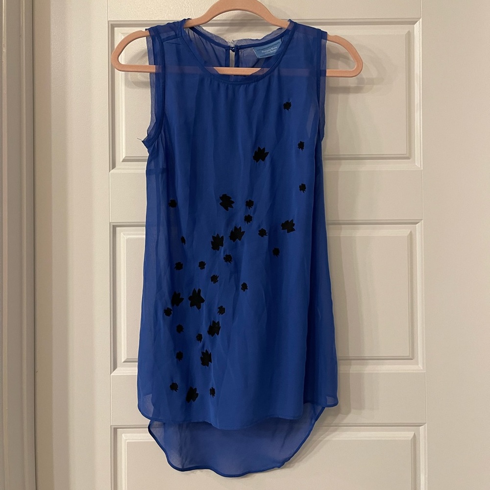 Simply Vera Wang tank top blue with detail size small